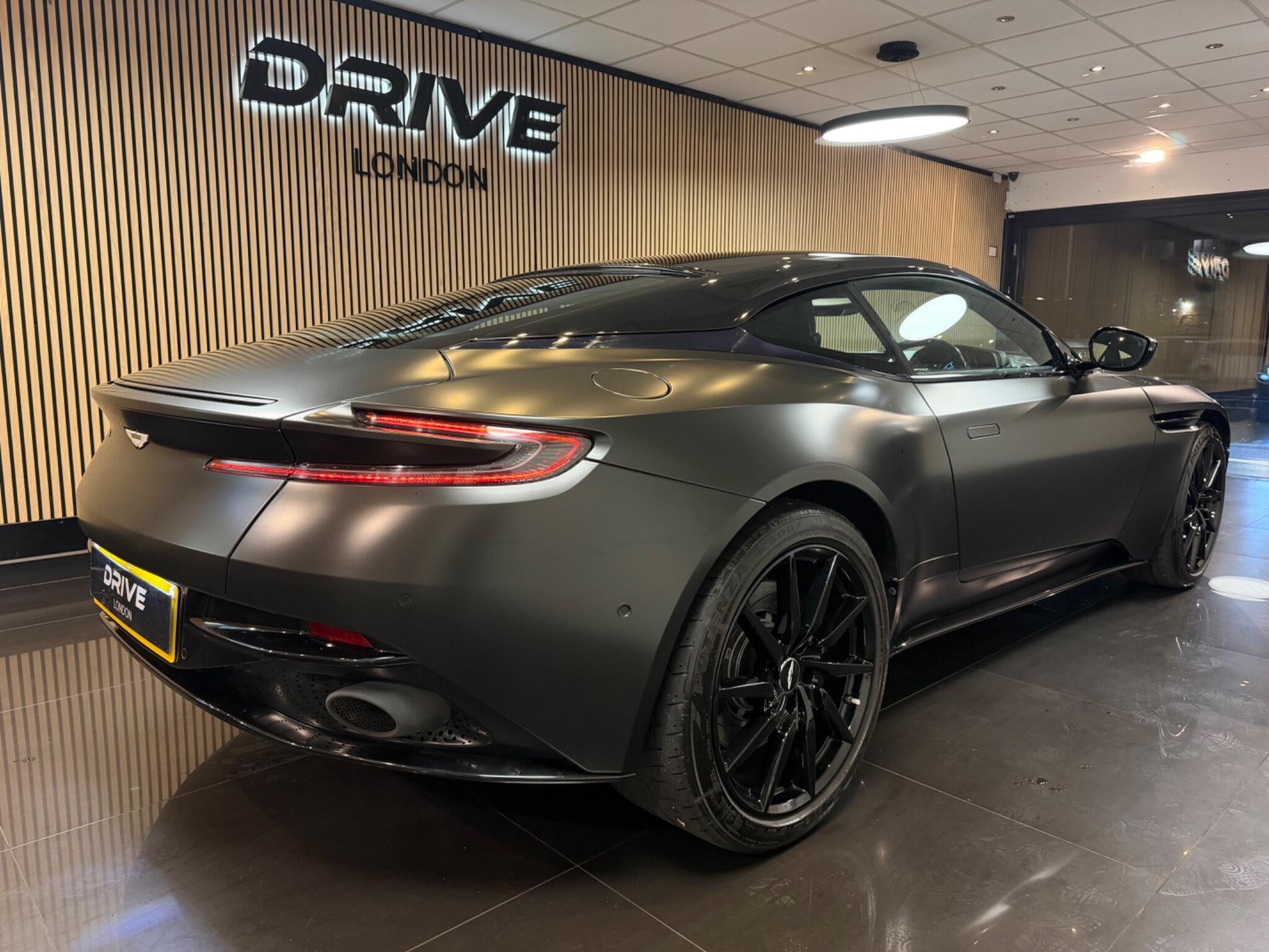 Aston Martin DB11